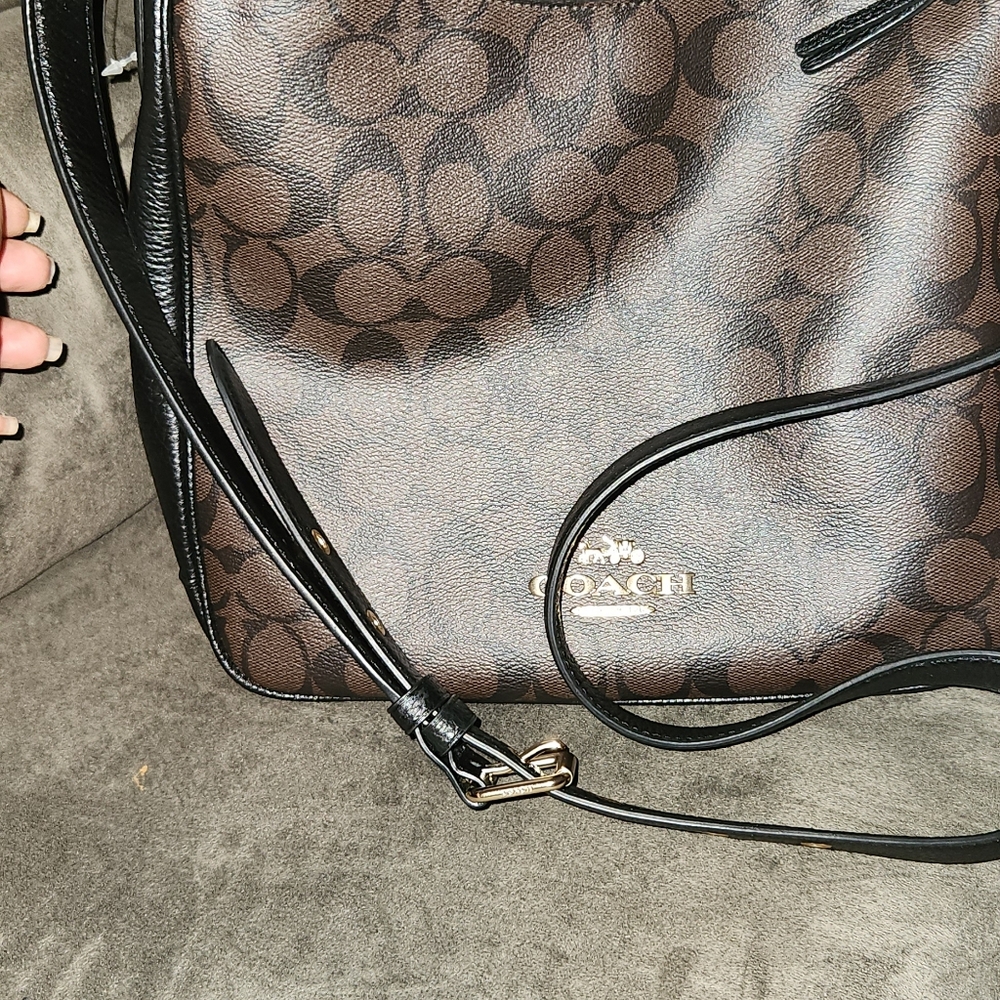 Handbag - Picture 2 of 5